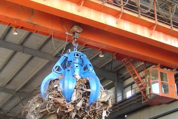 雙梁抓斗橋式起重機電動機的絕緣層構造，是根據(jù)電流量尺寸或是工作電壓多少明確?