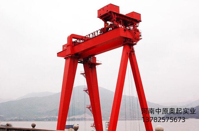 龍門吊的應(yīng)用領(lǐng)域：在哪些行業(yè)中得到廣泛應(yīng)用？如何滿足不同領(lǐng)域的吊裝需求？